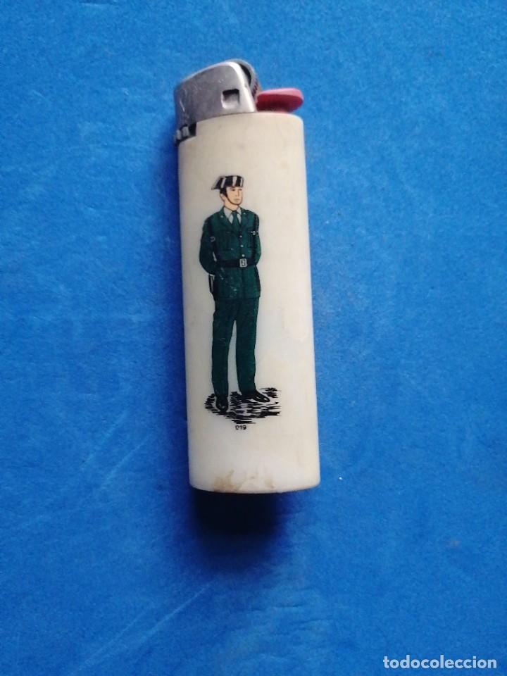 Militaria: Mechero Guardia Civil