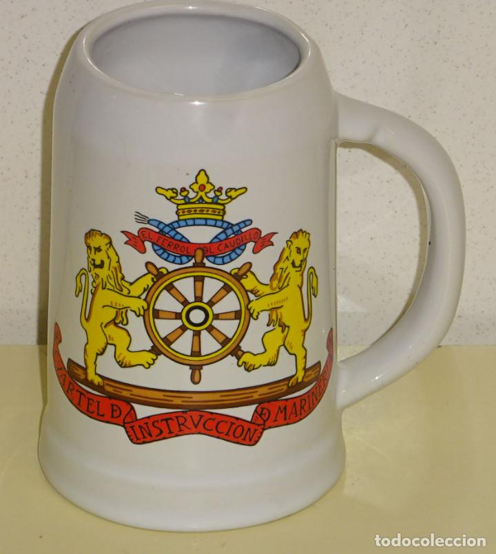 Militaria: JARRA DE CER&Aacute;MICA MILITAR. CUARTEL DE INSTRUCCI&Oacute;N DE MARINER&Iacute;A EL FERROL DEL CAUDILLO. 13CM 410 GR