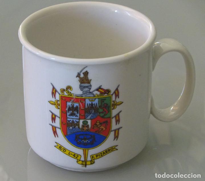 Militaria: TAZA MILITAR DE CER&Aacute;MICA. B/D L-42 F. PIZARRO. ARMADA ESPA&Ntilde;OLA. BUQUE DE DESEMBARCO. 8,5CM. 260GR