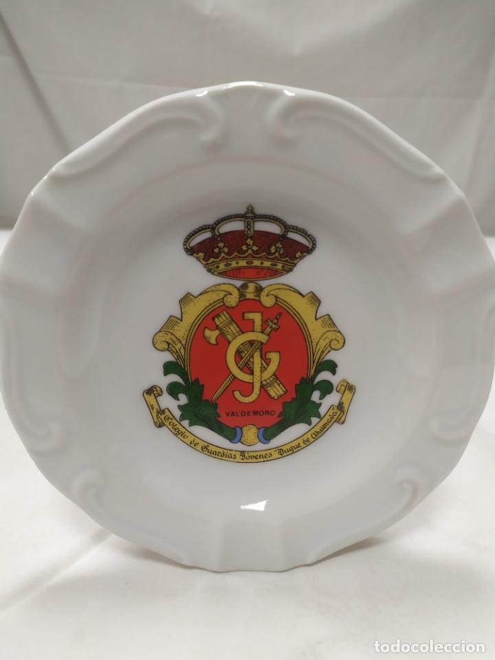 Militaria: Cenicero de cer&aacute;mica. Colegio de Guardias J&oacute;venes &rdquo;Duque de Ahumada&rdquo;. Cer&aacute;mica Cartagena