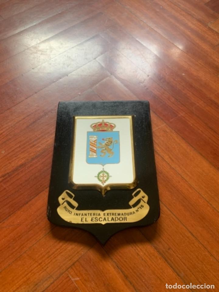 Military Antiques: Metopa Regimiento Infanteria Extremadura El Escalador 20x14 cm