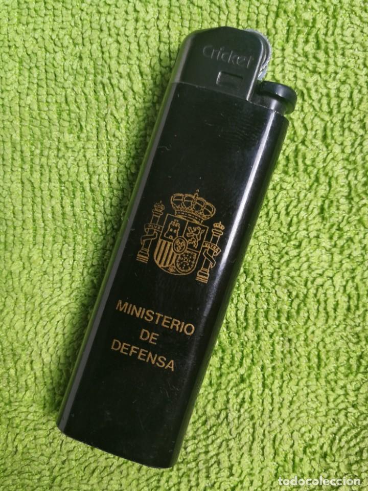 Military Antiques: MECHERO DEL MINISTERIO DE DEFENSA