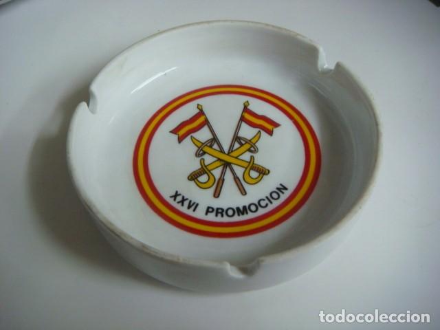 Militaria: CENICERO DE PORCELANA DE XXVI PROMOCION DE EJERCITO DE CABALLERIA