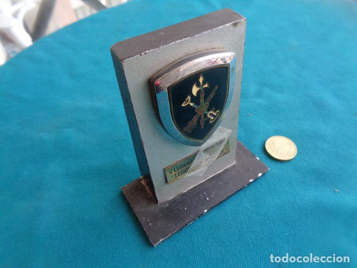 Military Antiques: METOPA DE SOBREMESA CON ESCUDO DE LA LEGI&Oacute;N