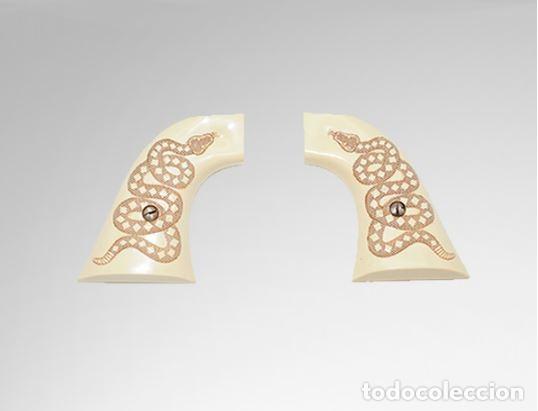 Militaria: Cachas Serpiente para Rev&oacute;lver Kolser Peacemaker