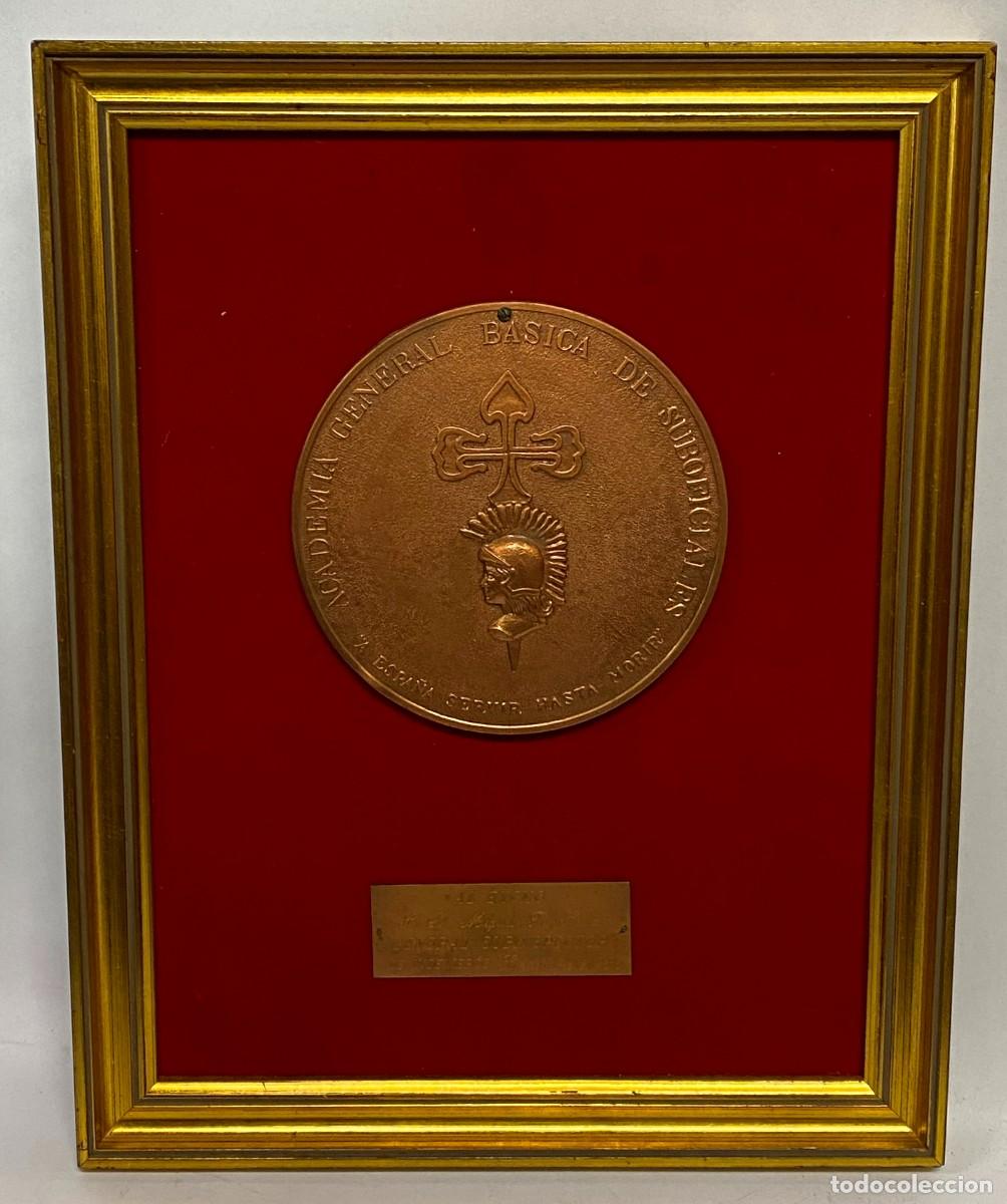 Military Antiques: METOPA DE LA ACADEMIA GENERAL B&Aacute;SICA DE SUBOFICIALES, A ESPA&Ntilde;A SERVIR HASTA MORIR, MIDE 33,5 X 27 CM