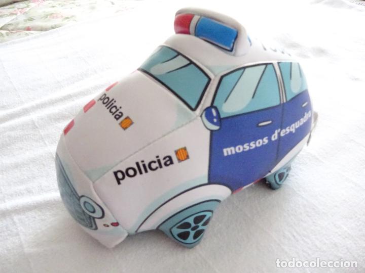 Militaria: COCHE DE PELUCHE POLICIAL. POLIC&Iacute;A AUTON&Oacute;MICA CATALU&Ntilde;A. MOSSOS D'ESQUADRA. 22CM. 120GR