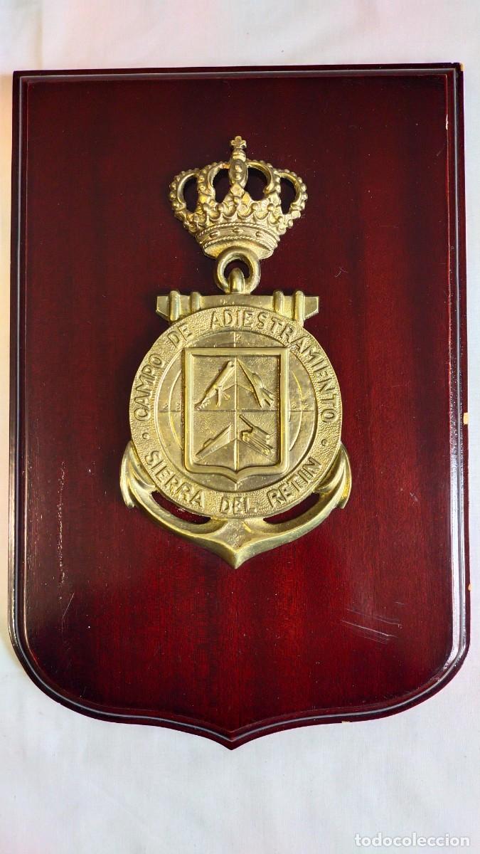 Military Antiques: Metopa. Bronce sobre madera. Campo de adiestramiento Sierra del Ret&iacute;n. romanjuguetesymas