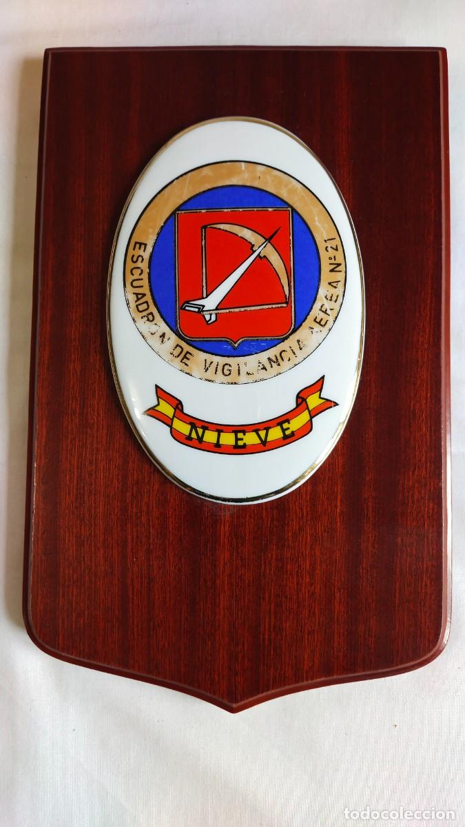 Military Antiques: Metopa. Porcelana sobre madera. Escuadr&oacute;n de vigilancia a&eacute;rea N&ordm; 21 Nieve. romanjuguetesymas.