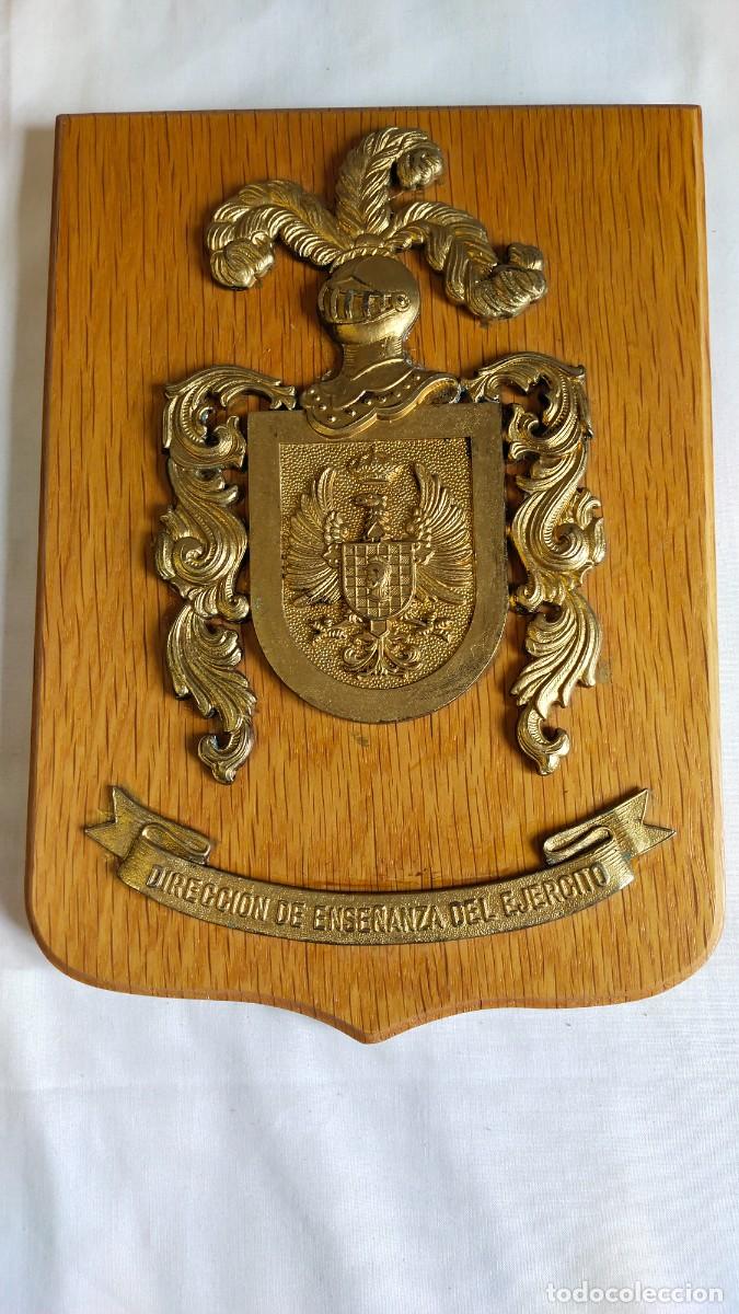 Military Antiques: Metopa. Metal sobre madera. Direcci&oacute;n de Ense&ntilde;anza del Ej&eacute;rcito. romanjuguetesymas.
