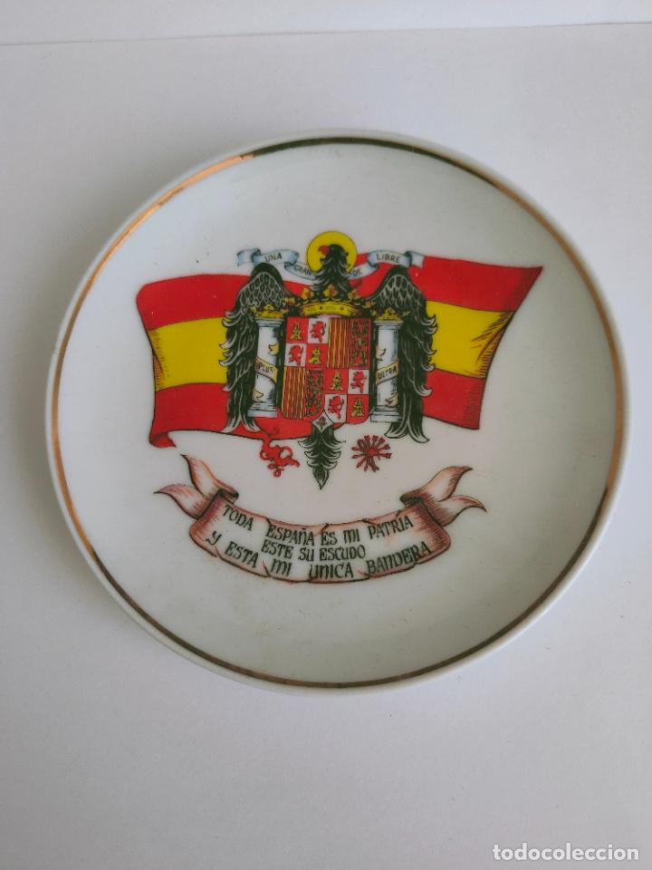 Military Antiques: Toda Espa&ntilde;a es mi Patria, este su Escudo y esta mi &uacute;nica Bandera. Plato de colgar.