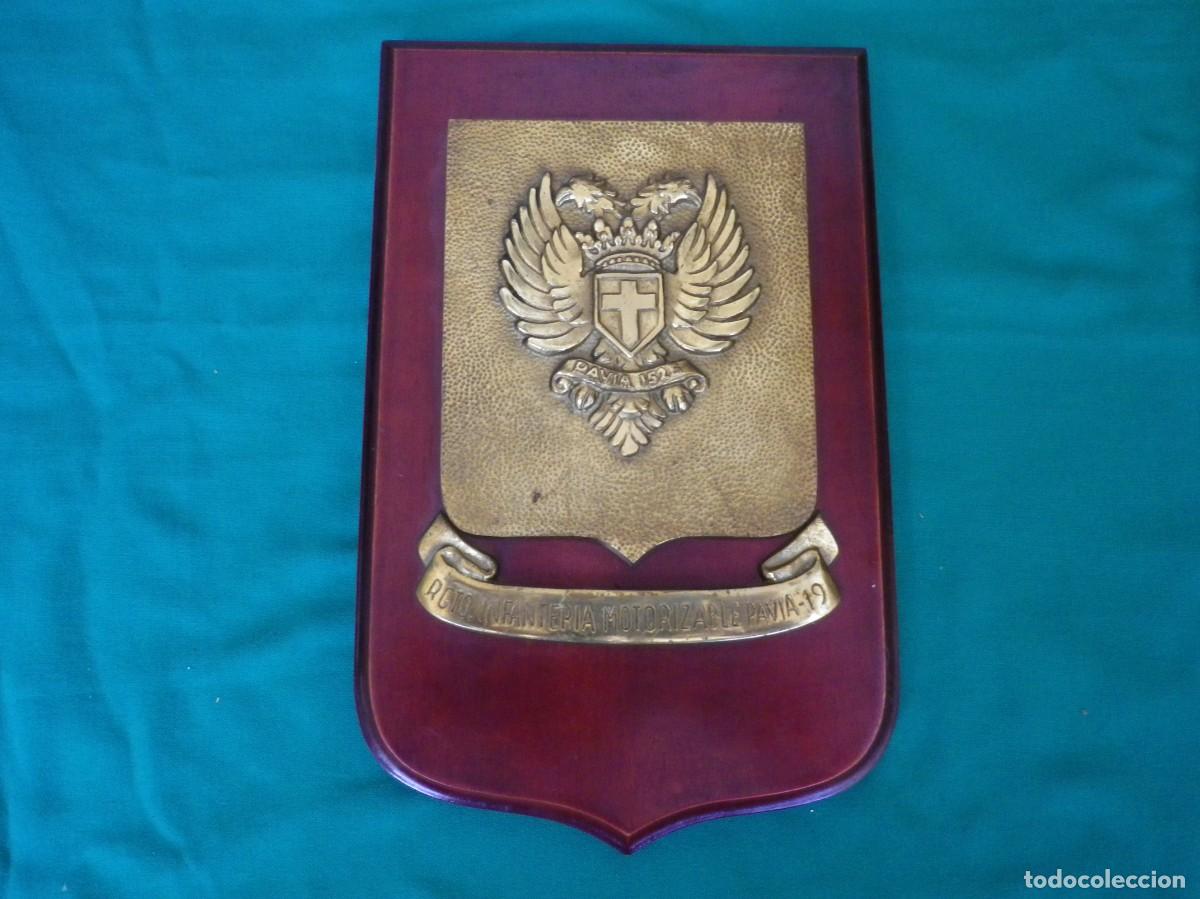 Military Antiques: ARTICULO REBAJADO. SUPER OFERTA. METOPA MILITAR DE BRONCE Y MADERA.
