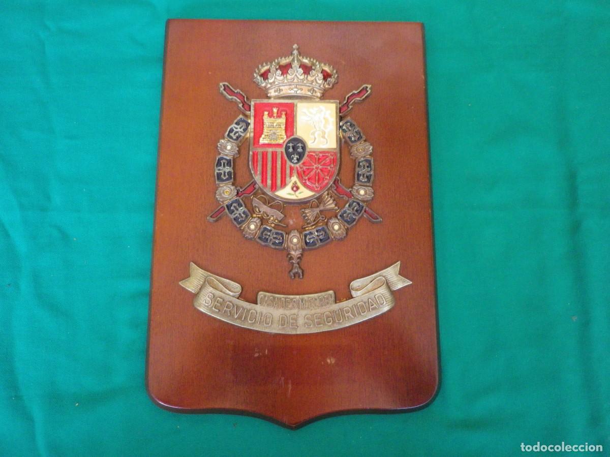 Military Antiques: ARTICULO REBAJADO. SUPER OFERTA: METOPA MILITAR EN BRONCE Y MADERA.