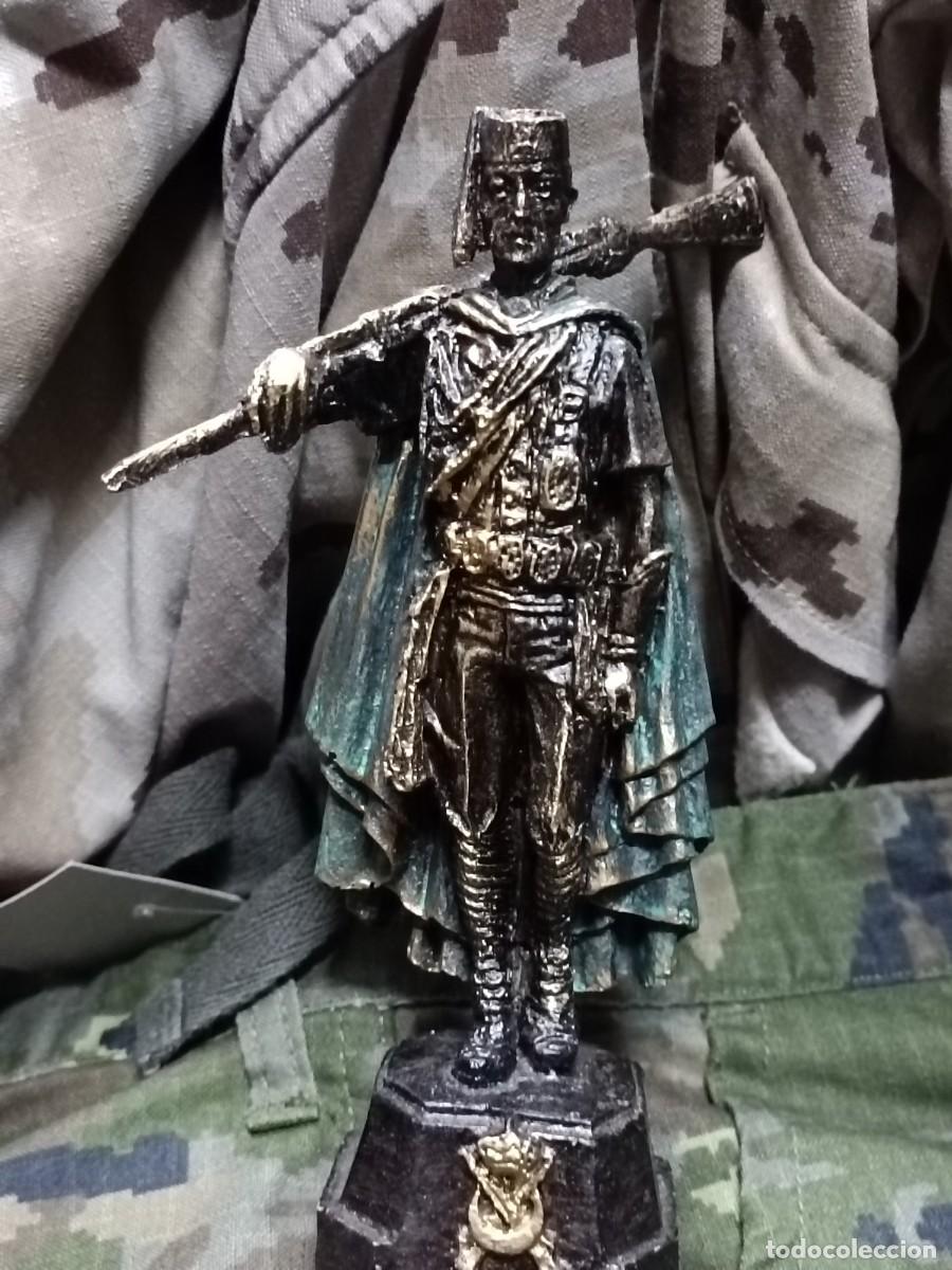 Militaria: MINIATURA DE CALAMINA DE SOLDADO DE REGULARES 18 CMS
