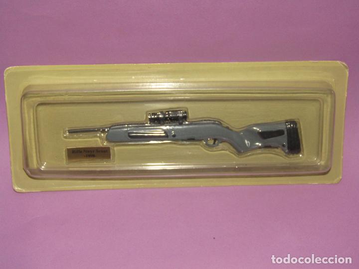 Militaria: Colecci&oacute;n ARMAS HIST&Oacute;RICAS de SALVAT - Rifle STEYR SCOUT de 1998