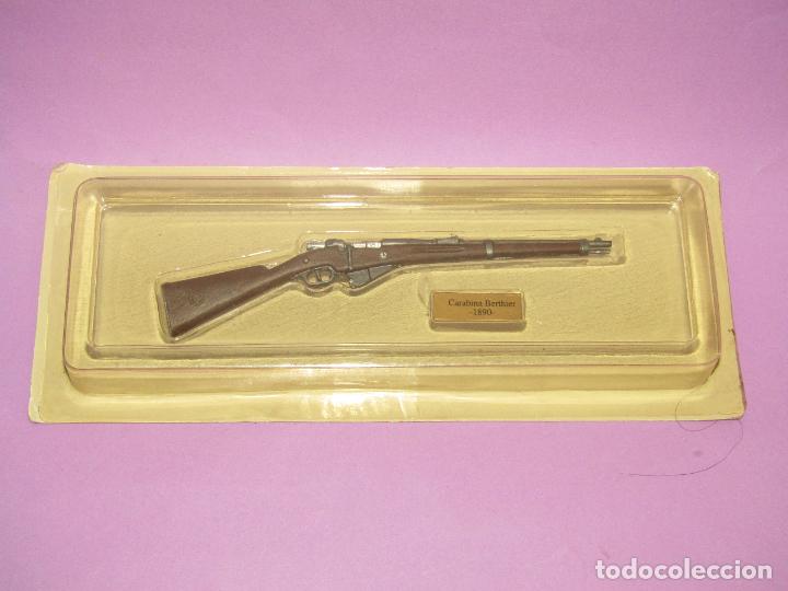 Militaria: Colecci&oacute;n ARMAS HIST&Oacute;RICAS de SALVAT - Carabina BERTHIER del A&ntilde;o 1890