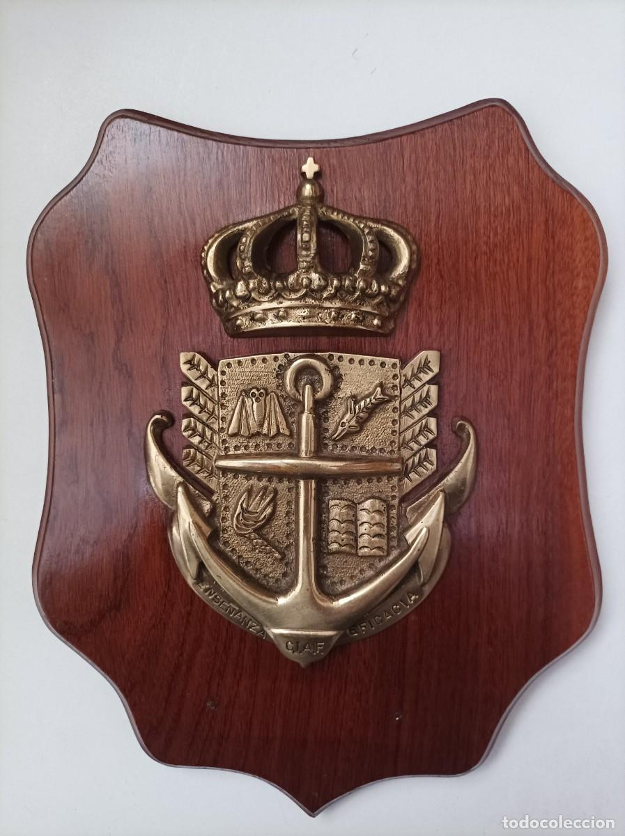 Military Antiques: Metopa naval. CIAF - Centro de Instrucci&oacute;n y Adiestramiento a Flote, Cartagena. Bronce sobre madera.