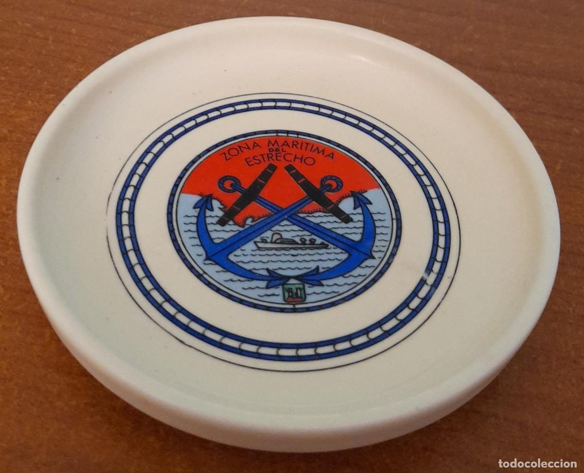 Militaria: PLATILLO O CENICERO DE PORCELANA DE ZONA MAR&Iacute;TIMA DEL ESTRECHO