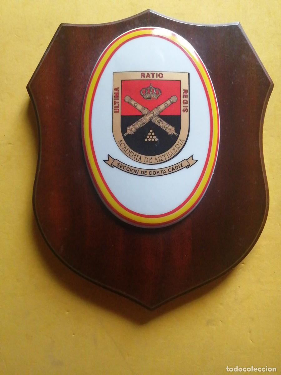 Militaria: Metopa Academia de Artiller&iacute;a, Secci&oacute;n de Costa Cadiz