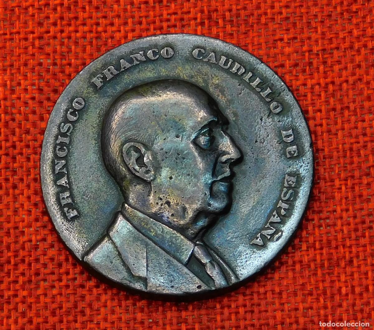 Militaria: Francisco Franco Caudillo de Espa&ntilde;a &ndash; Fundaci&oacute;n nacional &ndash; 20 &ndash; XI -1976 Primer aniversario