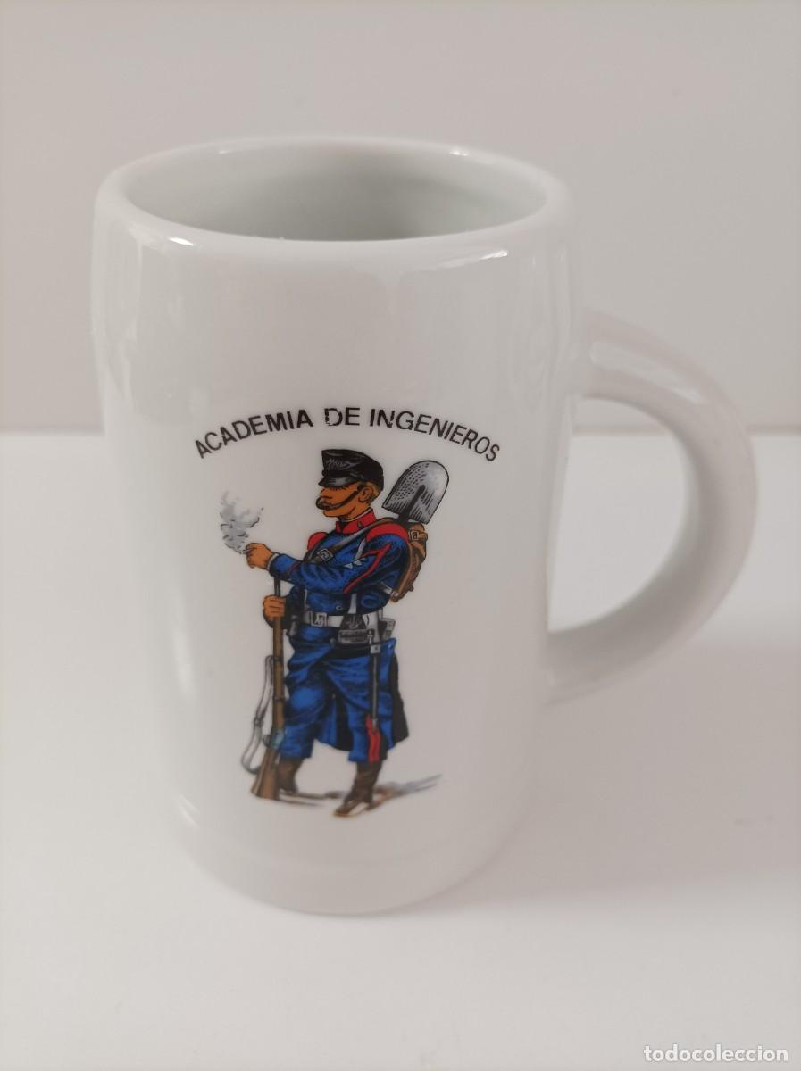 Militaria: Jarra cer&aacute;mica. ACADEMIA DE INGENIEROS.