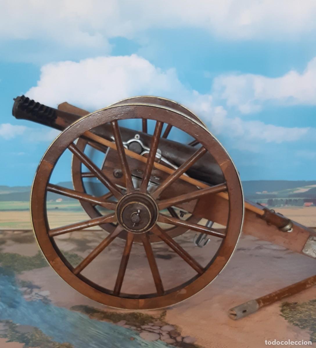 Militaria: MAQUETA DE CA&Ntilde;&Oacute;N DECORATIVO, INERTE. PRECIOSO EN FUNDICI&Oacute;N Y MADERA.