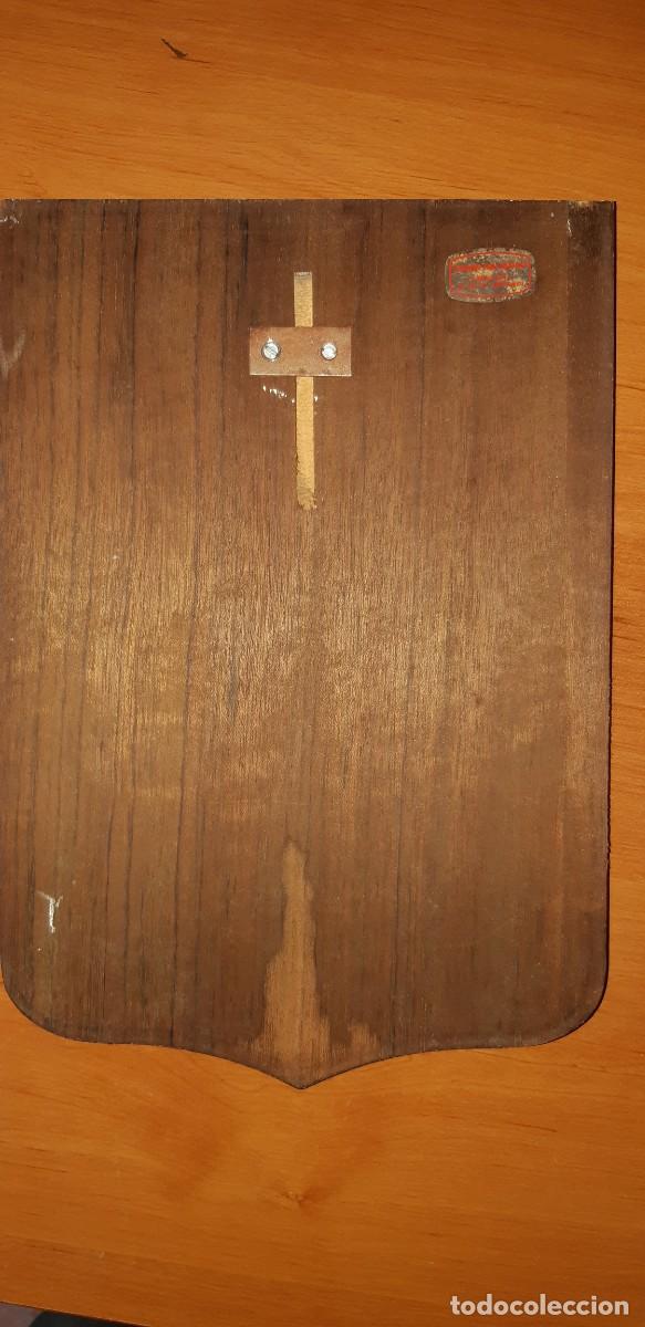 Military Antiques: METOPA VAC&Iacute;A, CON PLACA PARA GRABAR.