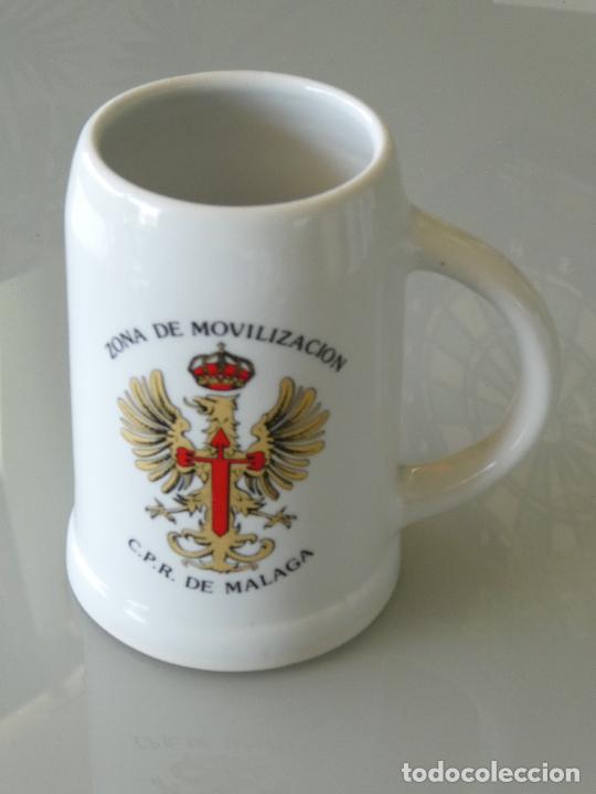 Militaria: JARRA MILITAR DE CER&Aacute;MICA. ZONA DE MOVILIZACI&Oacute;N CPR M&Aacute;LAGA. 13CM 410GR