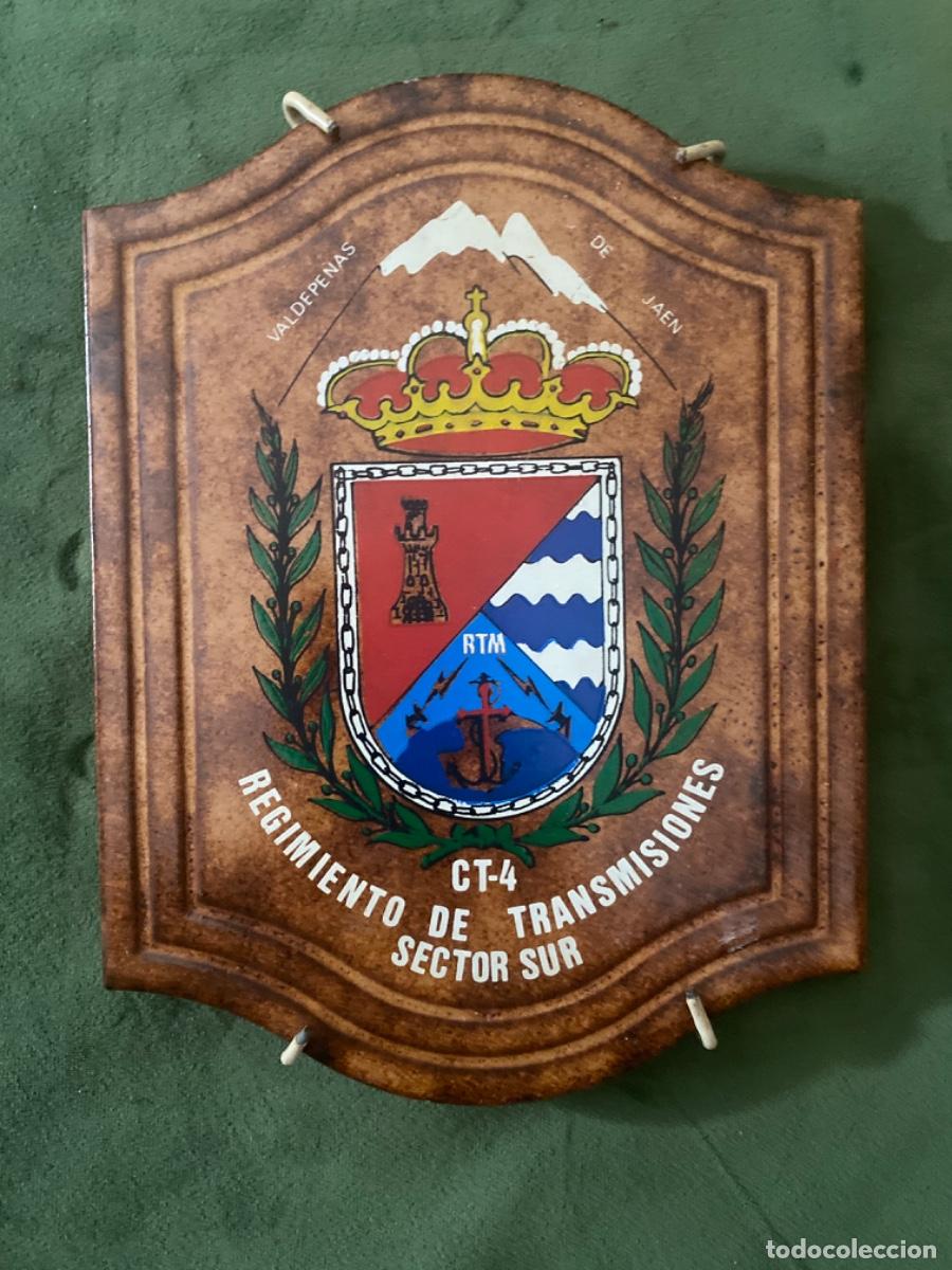 Military Antiques: METOPA MILITAR CER&Aacute;MICA REGIMIENTO TRANSMISIONES SECTUR SUR