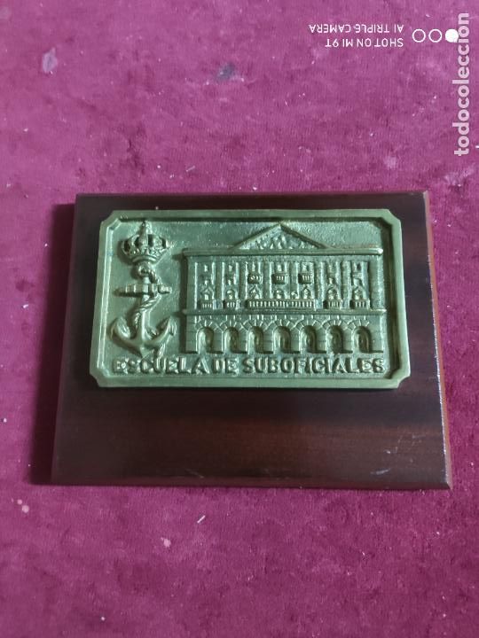 Military Antiques: metopa escuela de suboficiales en bronce y madera 16 x 20
