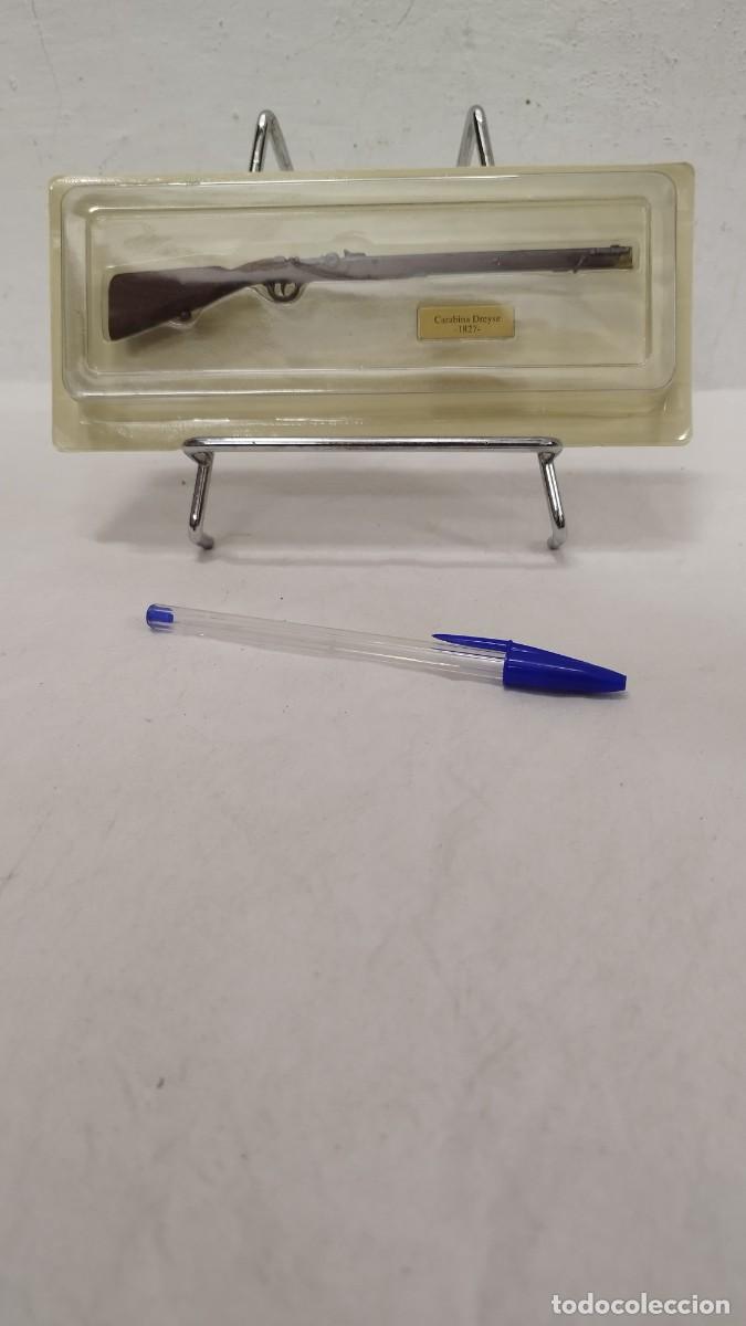 Militaria: ANTIGUA ARMA Carabina Dreyse -1827- DE COLECCION EN MINIATURA EN SU BLISTER SIN ABRIR