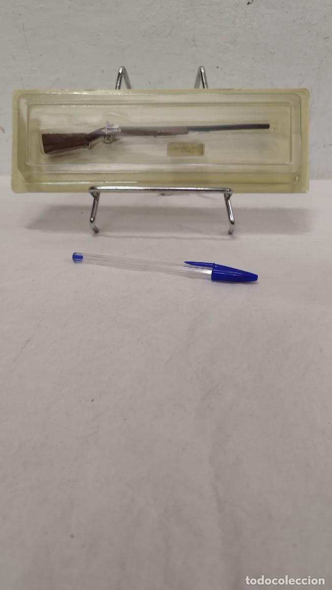 Militaria: ANTIGUA ARMA Escopeta de cebo -S.XIX- DE COLECCION EN MINIATURA EN SU BLISTER SIN ABRIR