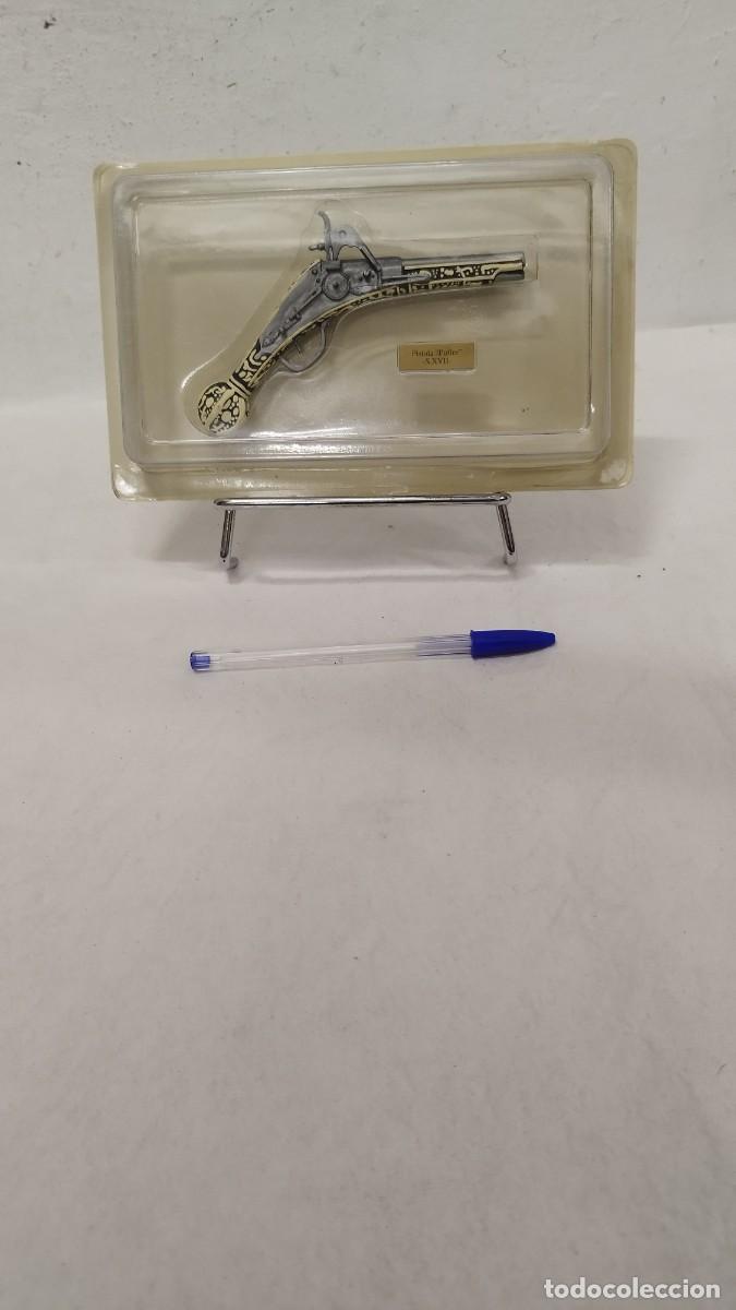 Militaria: ANTIGUA ARMA Pistola &rdquo;Puffer&rdquo; -S.XVII- DE COLECCION EN MINIATURA EN SU BLISTER SIN ABRIR