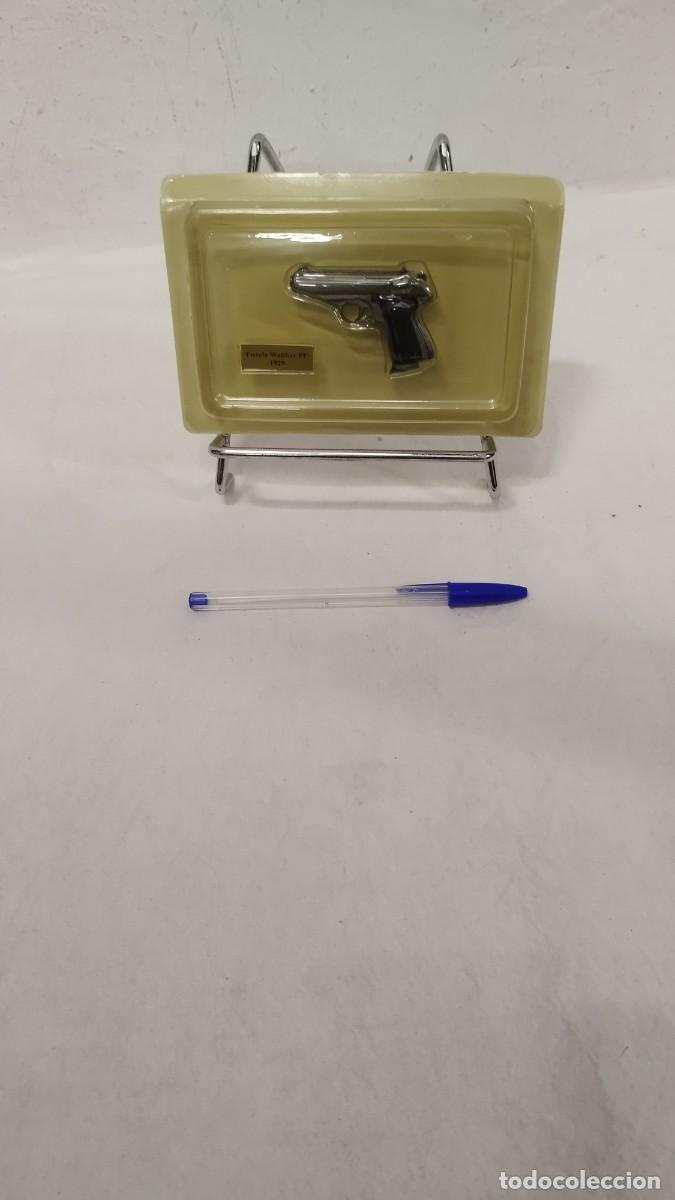 Militaria: ANTIGUA ARMA Pistola Walther PP -1929- DE COLECCION EN MINIATURA EN SU BLISTER SIN ABRIR