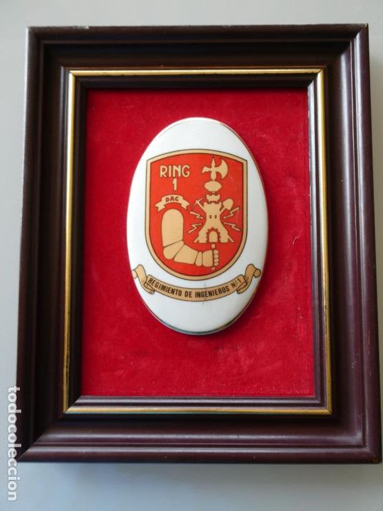 Military Antiques: CUADRO MILITAR METOPA. REGIMIENTO DE INGENIEROS N&ordm; 1 RING 31X25CM. 670GR