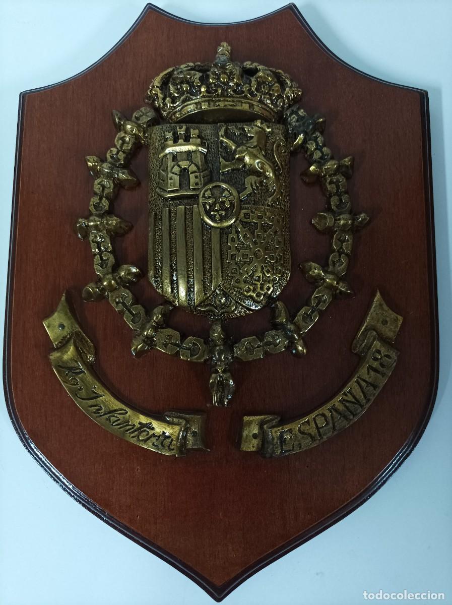 Military Antiques: Metopa Militar. Regimiento Mixto de Infanteria - Espa&ntilde;a n&ordm; 18. ( Cartagena). En buen estado