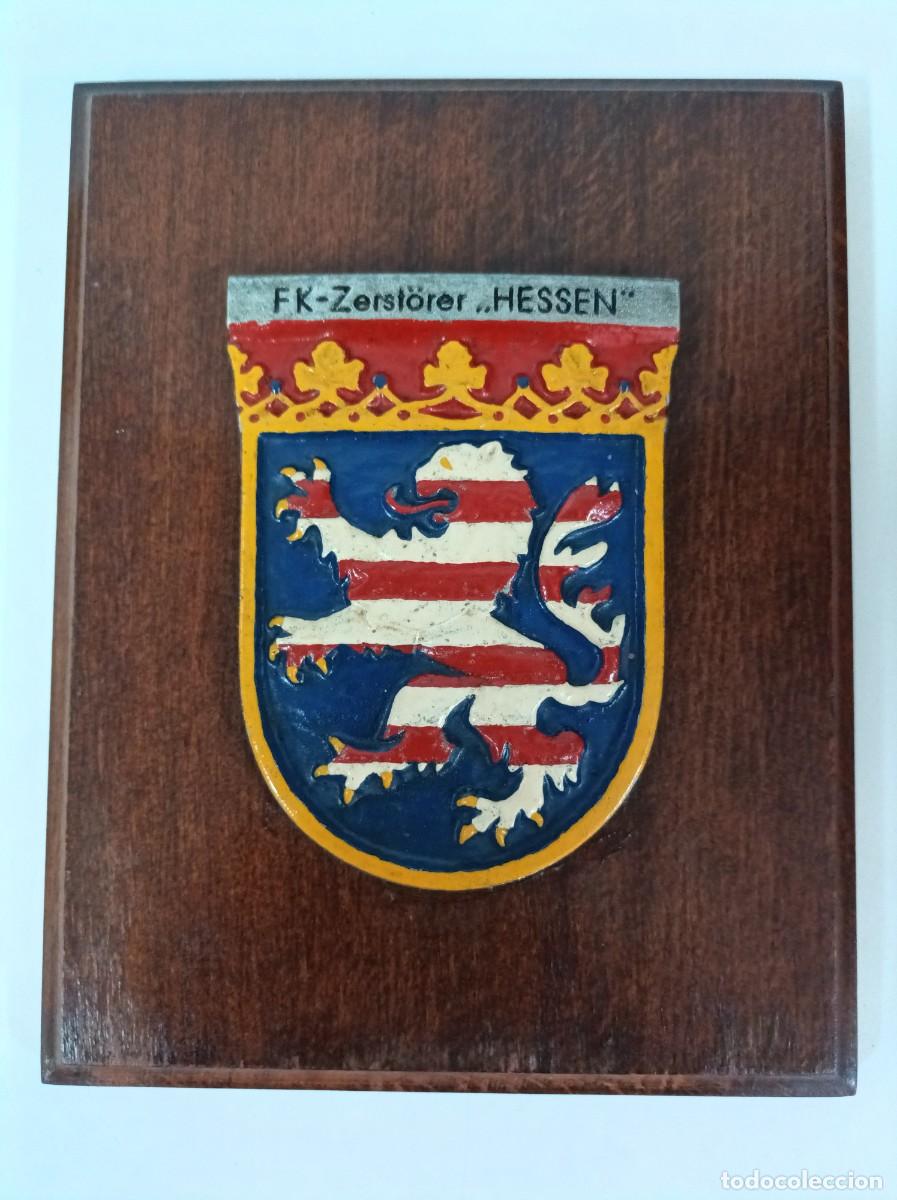 Militaria: METOPA. Destructor de la Armada Alemana - FK-Zerst&ouml;rer &bdquo;Hessen&ldquo; D 184. Metal esmaltado sobre madera.