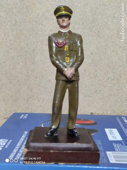 Military Antiques: figura ejercito de tierra metal y base de madera symiel 14 cm