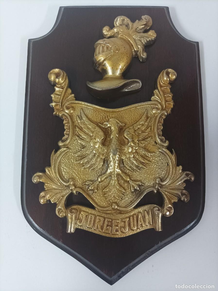 Military Antiques: Metopa naval Destructor JORGE JUAN D-25. Componente de los llamados 5 Latinos. Bronce sobre madera.