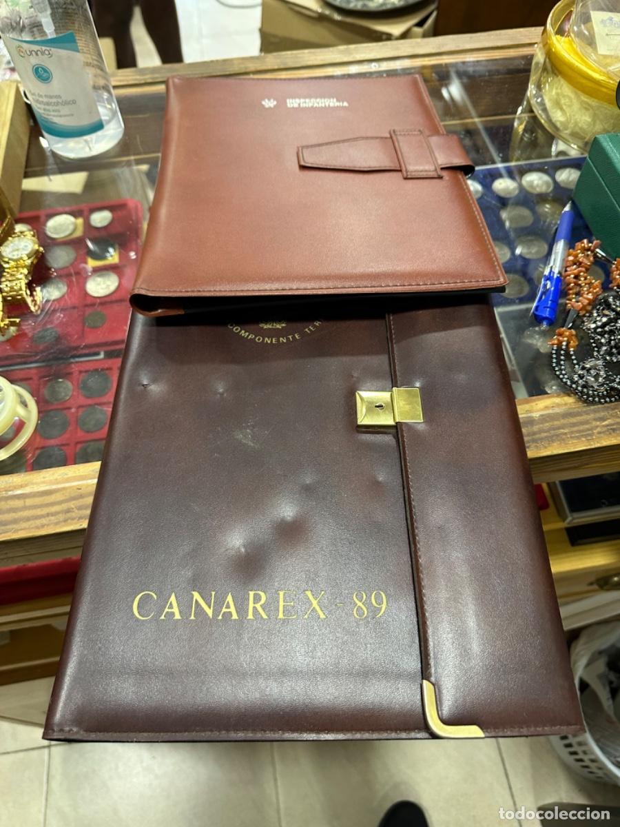 Militaria: Lote de 2 carteras de piel porta documentos