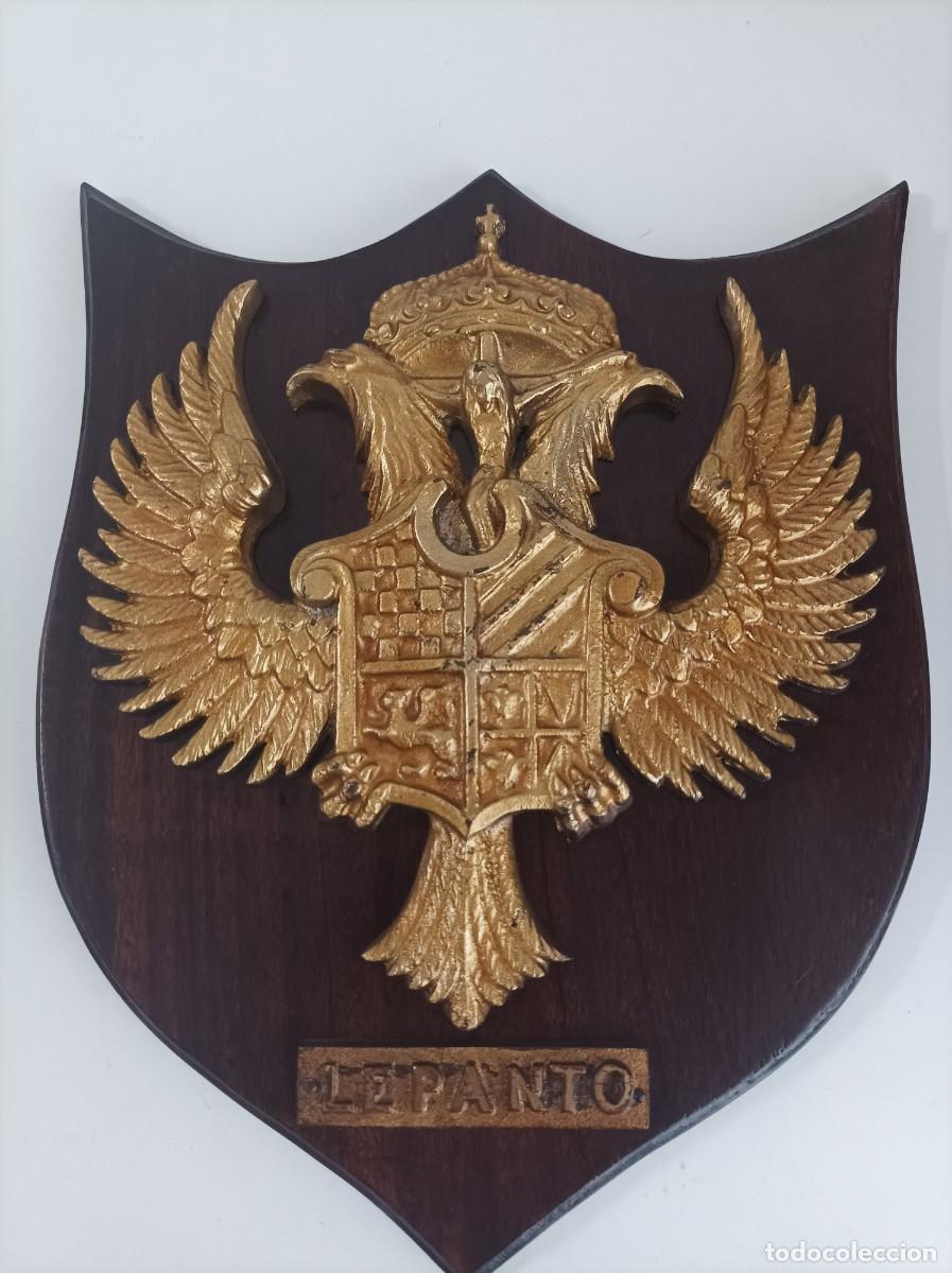 Military Antiques: Metopa naval. DESTRUCTOR D-21 LEPANTO. Componente de los llamados 5 Latinos. Bronce sobre madera.