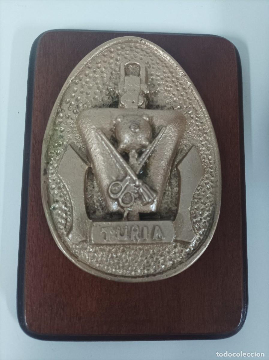 Militaria: Metopa naval. CAZAMINAS TURIA. Bronce sobre madera.
