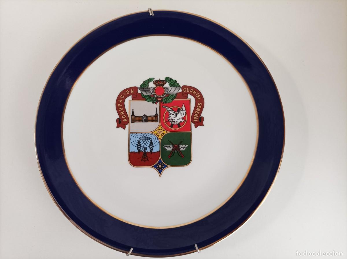 Militaria: Ejercito del Aire. Plato ceramico de colgar. AGRUPACION CUARTEL GENERAL. Medidas 24,5cmt de di&aacute;metro