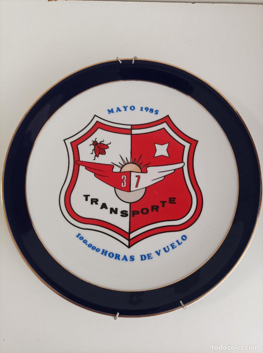Militaria: Ejercito del Aire. Plato ceramico de colgar. ALA 37 TRANSPORTE - MAYO 1985 - 100.000 HORAS DE VUELO.
