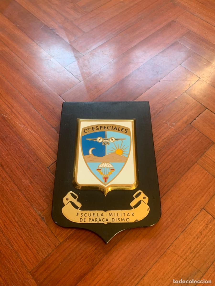 Militaria: Metopa escuela militar paracaidismo 20x14cm