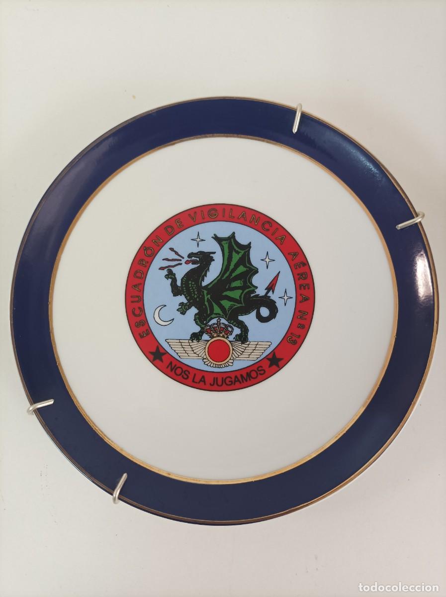 Militaria: Ejercito del Aire. Plato ceramico de colgar. ESCUADRON DE VIGILANCIA AEREA N&ordm; 13.