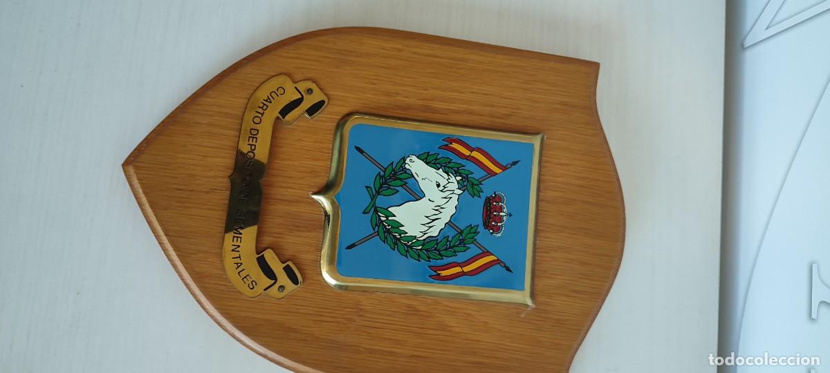 Military Antiques: Magnifica metopa militar polic&iacute;a Nacional