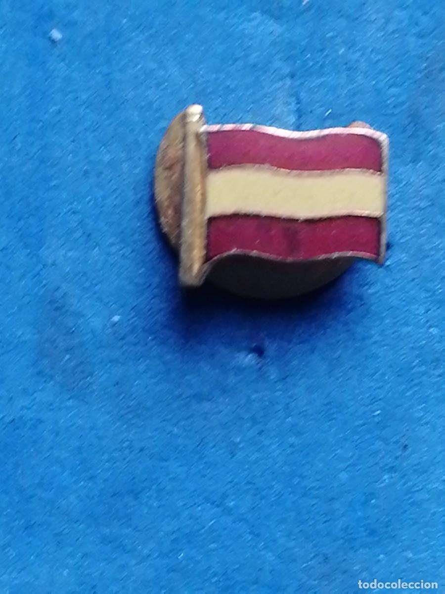 Military Antiques: Insignia de solapa con la bandera de Espa&ntilde;a