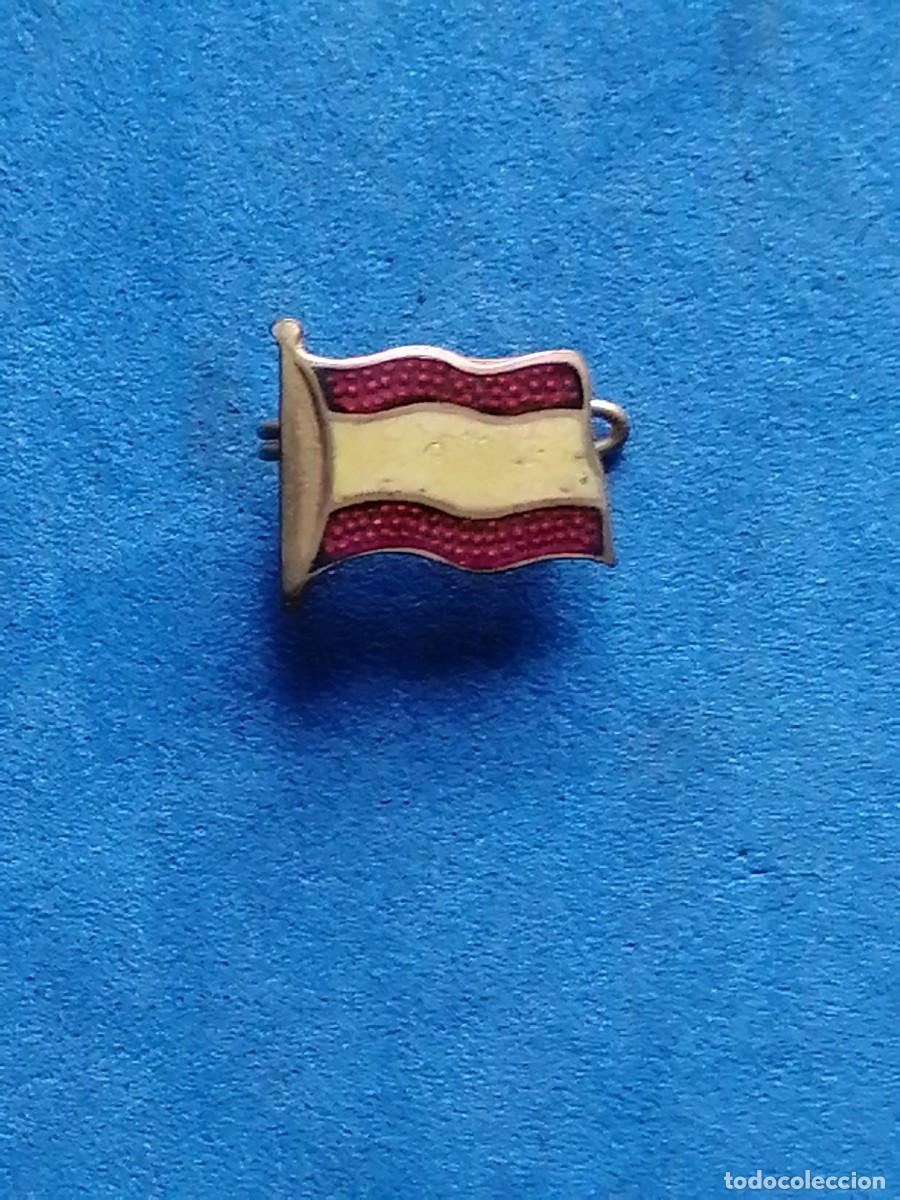 Militaria: Insignia de solapa bandera de Espa&ntilde;a
