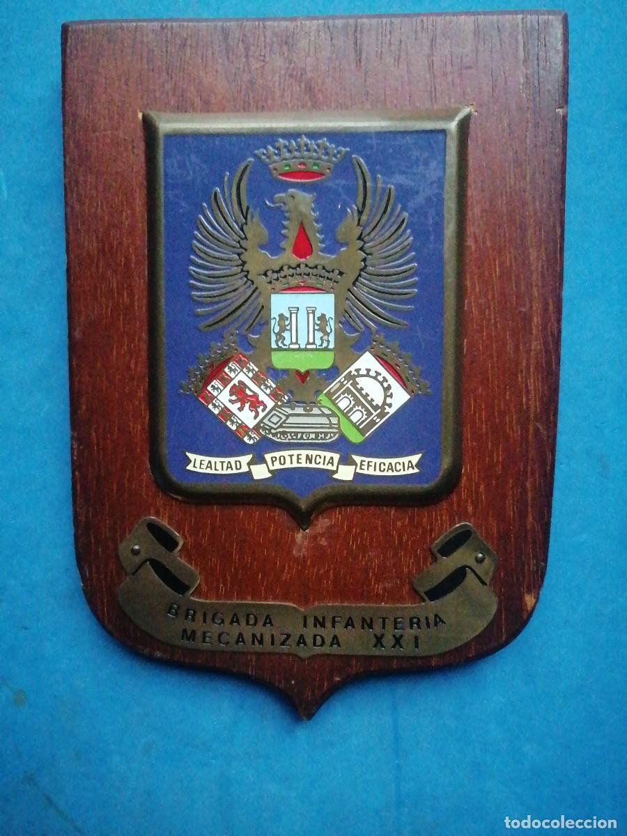 Militaria: Metopa Brigada Infanter&iacute;a Mecanizada XXI